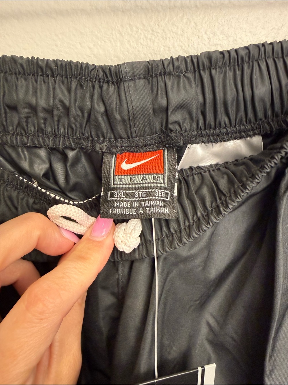 Nike Men’s Black Sweatpants with White Swoosh and '24' Detail - Picture 4 of 10